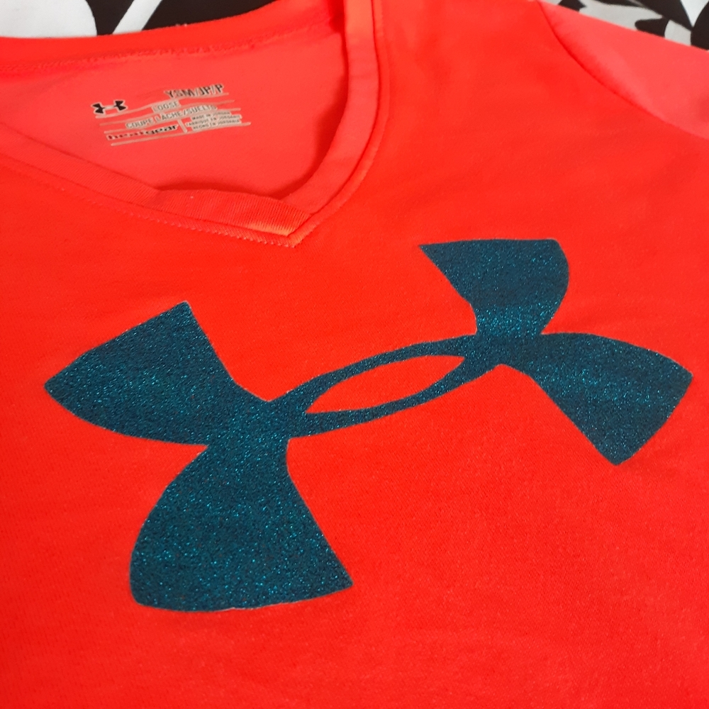 GIRLS UNDER ARMOUR Loose Fit Heat Gear Shirt
